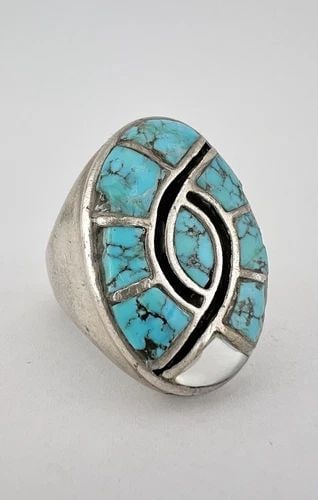 VTG ZUNI STERLING SILVER SPIDERWEB TURQUOISE FLUSH INLAY INGOT MEN'S RING 33.6G: VTG ZUNI STERLING SILVER SPIDERWEB TURQUOISE FLUSH INLAY INGOT MEN'S RING 33.6G Vintage Zuni Sterling Silver Spiderweb Turquoise Flush Inlay Men's Ring 33.6g Size: 8.25 - Can Be re Sized Weight is 33.