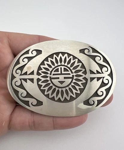 VTG HOPI STERLING SILVER SUNFACE TRIBAL OVERLAY OVAL BELT BUCKLE 3.25"- 40G: VTG HOPI STERLING SILVER SUNFACE TRIBAL OVERLAY OVAL BELT BUCKLE 3.25"- 40G Vtg Hopi Sterling Silver Sunface Tribal Overlay Oval Belt Buckle 3.25"- 40g Size: 3 1/4" Wide By 2 1/4" Tall Weight is 40.0 