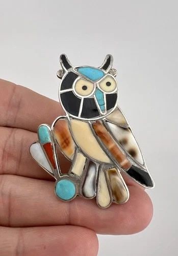 HUGE VTG SEFERINO ESALIO ZUNI STERLING SILVER MULTI GEM FLUSH OWL RING 2 1/8": HUGE Vtg Seferino Esalio ZUNI Sterling Silver Multi Gem Flush Owl Ring 2 1/8" Ring Size: 6 - Can Be Resized Weight is 12.5 Grams on my scale Metal: Sterling Silver Ring is 2 1/8" Tall In the Center Am