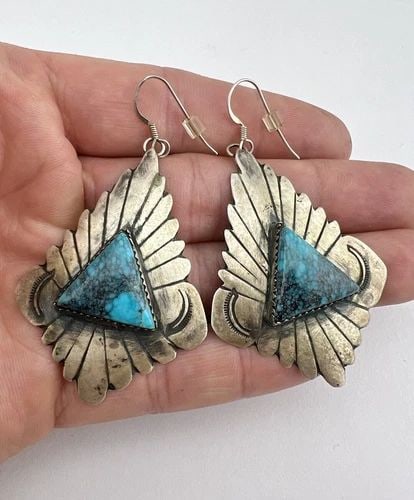M. THOMAS JR NAVAJO STERLING SILVER WEBBED TURQUOISE HOOK DANGLE EARRINGS 2 5/8": M. THOMAS JR NAVAJO STERLING SILVER WEBBED TURQUOISE HOOK DANGLE EARRINGS 2 5/8" Vtg M. Thomas Jr Navajo Sterling Silver Webbed Turquoise Hook Dangle Earrings 2 5/8" Size: 2 5/8" Tall With Dangle and 