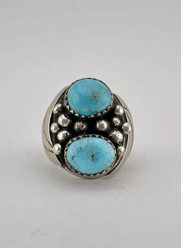 VTG NAVAJO STERLING SILVER NATURAL KINGMAN TURQUOISE STAMPED MEN'S RING 17.8G: VTG NAVAJO STERLING SILVER NATURAL KINGMAN TURQUOISE STAMPED MEN'S RING 17.8G Vtg Navajo Sterling Silver Natural Kingman Turquoise Stamped Men's Ring 17.8g Ring Size: 9.5- Can Be Resized Weight is 17.