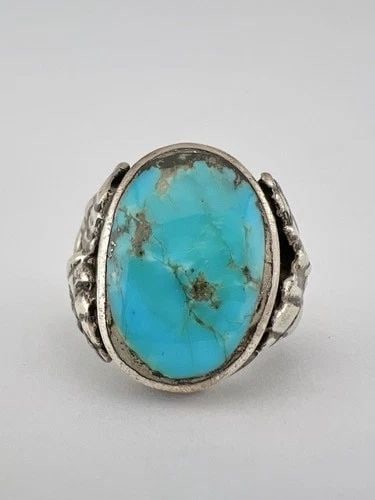 VTG NAVAJO CAST STERLING SILVER KINGMAN TURQUOISE STAMPED FEATHER MEN'S RING 15G: VTG NAVAJO CAST STERLING SILVER KINGMAN TURQUOISE STAMPED FEATHER MEN'S RING 15G Vtg Navajo Cast Sterling Silver Kingman Turquoise Stamped Feather Men's Ring 15g Ring Size: 9.5- Can Be Resized Weight 