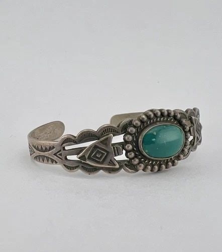 VTG FRED HARVEY NAVAJO STERLING SILVER CERRILLOS TURQUOISE ARROW CUFF BRACELET: Vintage Fred Harvey Era Navajo Sterling Silver Cerrillos Turquoise Cuff Bracelet Cuff is 5 1/4" tip to Tip and has a Around 3/4" Wide Adjustable Gap Cuff Is Just Under 3/4" Wide In the Center Weight i