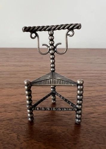 ANTIQUE STERLING SILVER MINIATURE DOLLHOUSE 3D DETAILED OLD CHAIR SCULPTURE: ANTIQUE STERLING SILVER MINIATURE DOLLHOUSE 3D DETAILED OLD CHAIR SCULPTURE Antique Sterling Silver Miniature Dollhouse 3D Detailed Old Chair Sculpture Size: 1 3/4" Tall by 1 1/8" Wide By 7/8" Deep Me