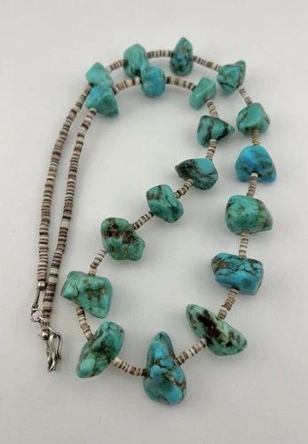 SANTO DOMINGO KEWA SLEEPING BEAUTY TURQUOISE & OLIVE SHELL HEISHI NECKLACE 28": SANTO DOMINGO KEWA SLEEPING BEAUTY TURQUOISE & OLIVE SEHLL HEISHI NECKLACE 28" Vtg Santo Domingo Kewa Sleeping Beauty Turquoise & Olive Sehll Heishi Necklace 28" The Stones are From 17mm to 26mm Wide 