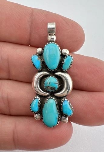 VTG FANNIE WEEBOTHEE ONDELACY ZUNI STERLING SILVER TURQUOISE PENDANT 1.75": VTG FANNIE WEEBOTHEE ONDELACY ZUNI STERLING SILVER TURQUOISE PENDANT 1.75" Vtg Fannie Weebothee Ondelacy Zuni Sterling Silver Turquoise Pendant 1.75" Size: Almost 1 3/4" Tall & Almost 3/4" Wide Metal: