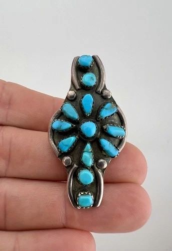 HUGE 2" VTG NAVAJO STERLING SILVER PETIT POINT TURQUOISE CLUSTER WOMEN'S RING: HUGE 2" Vtg Navajo Sterling Silver Petit Point Turquoise Cluster Women's Ring Ring Size: Around 4.25 Weight is 8.8 Grams on my scale Metal: Sterling Silver Ring is 2" Tall In the Center Amazing Petit 