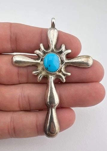 VTG NAVAJO SANDCAST STERLING SILVER KINGMAN TURQUOISE CROSS PENDANT 2 7/8": VTG NAVAJO SANDCAST STERLING SILVER KINGMAN TURQUOISE CROSS PENDANT 2 7/8" Vtg NAVAJO Sandcast Sterling Silver Kingman Turquoise Cross Pendant 2 7/8" Size: 2 7/8" Tall with bail By 2" Wide Metal: Ster