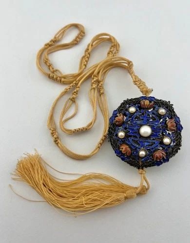 OLD CHINESE FILIGREE SILVER MESH ENAMEL & PEARL WOVEN SHOU NECKLACE PENDANT: OLD CHINESE FILIGREE SILVER MESH ENAMEL & PEARL WOVEN SHOU NECKLACE PENDANT Old Chinese Filigree Silver Mesh Enamel & Pearl Woven Shou Necklace Pendant Metal: Silver Weight is 27.0 Grams on my scale N