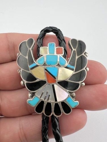 RALPH & LILLIE KALLESTEWA ZUNI STERLING SILVER MULTI GEMSTONE KNIFEWING BOLO TIE: RALPH & LILLIE KALLESTEWA ZUNI STERLING SILVER MULTI GEMSTONE KNIFEWING BOLO TIE Vtg Ralph & Lillie Kallestewa Zuni Sterling Silver Multi Gemstone Knifewing Bolo Tie Size: 1 3/4" Tall by 1 5/8" Wide W