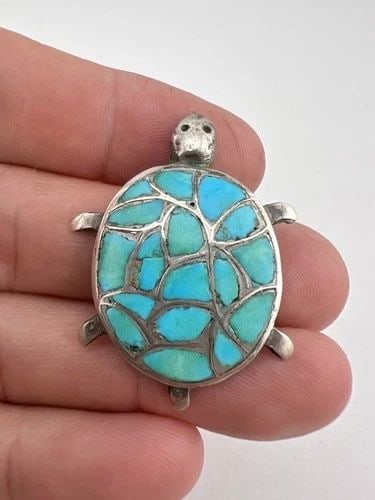 VINTAGE ZUNI STERLING SILVER TURQUOISE FISH SCALE INLAY TURTLE PENDANT 1 5/8" (1 of 2)