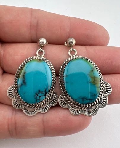 HUGE VTG NAVAJO STERLING SILVER WEBBED KINGMAN TURQUOISE DANGLE EARRINGS 1 5/8": HUGE Vtg Navajo Sterling Silver Webbed Kingman Turquoise Dangle Earrings 1 5/8" Size: 1 5/8" Tall With Dangle & Over 1" Wide Weight is 16.5 Grams on my scale Test Positive For Sterling Silver Amazing 