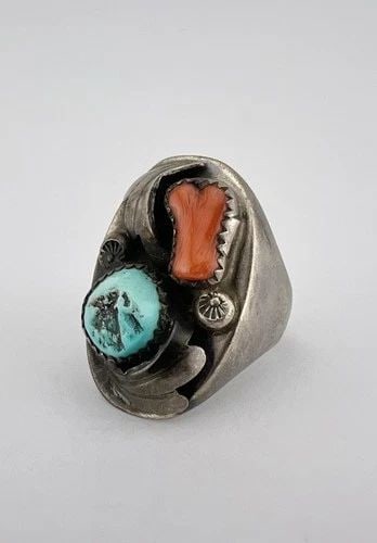 VTG NAVAJO STERLING SILVER TURQUOISE & CORAL STAMPED INGOT MEN'S RING 12.6G: VTG NAVAJO STERLING SILVER TURQUOISE & CORAL STAMPED INGOT MEN'S RING 12.6G Vtg Navajo Sterling Silver Turquoise & Coral Stamped Ingot Men's Ring 12.6g Ring Size: 10.75 - Can Be Re Sized Weight is 12.
