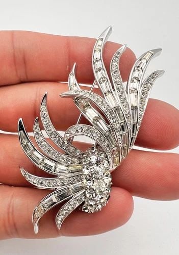VINTAGE MB MARCEL BOUCHER CLEAR BAGUETTE RHINESTONE SILVER TONE PIN BROOCH 3": VINTAGE MB MARCEL BOUCHER CLEAR BAGUETTE RHINESTONE SILVER TONE PIN BROOCH 3" Vintage MB Marcel Boucher Clear Baguette Rhinestone Silver Tone Pin Brooch 3" Size: 3" Tall By 1 1/2" Wide Silver Tone Met