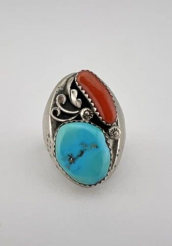 HUGE VTG NAVAJO STERLING SILVER TURQUOISE & CORAL STAMPED INGOT MEN'S RING 19.4G: HUGE VTG NAVAJO STERLING SILVER TURQUOISE & CORAL STAMPED INGOT MEN'S RING 19.4G HUGE Vtg Navajo Sterling Silver Turquoise & Coral Stamped Ingot Men's Ring 19.4g Ring Size: 12.5 - Can Be Re Sized Weig