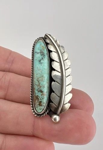 VTG NAVAJO STERLING SILVER TURQUOISE DETAILED 3D STAMPED LEAF LONG RING 1 3/4": VTG NAVAJO STERLING SILVER TURQUOISE DETAILED 3D STAMPED LEAF LONG RING 1 3/4" Vtg Navajo Sterling Silver Turquoise Detailed 3D Stamped Leaf Long Ring 1 3/4" Ring Size: 8.25 - Can Be Re Sized Weight i