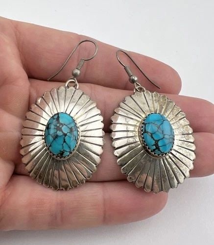 VTG NAVAJO STERLING SILVER WEBBED KINGMAN TURQUOISE STAMPED HOOK EARRINGS 2.25": VTG NAVAJO STERLING SILVER WEBBED KINGMAN TURQUOISE STAMPED HOOK EARRINGS 2.25" Vtg Navajo Sterling Silver Webbed Kingman Turquoise Stamped Hook Earrings 2.25" Size: 2 1/4" Tall With Dangle & Just Und