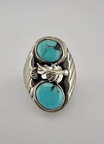 VTG NAVAJO STERLING SILVER KINGMAN TURQUOISE DETAILED STAMPED FEATHER MEN'S RING: VTG NAVAJO STERLING SILVER KINGMAN TURQUOISE DETAILED STAMPED FEATHER MEN'S RING Vtg Navajo Sterling Silver Kingman Turquoise Detailed Stamped Feather Men's Ring Ring Size: 9.75- Can Be Resized Weight