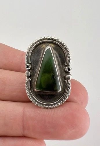 EARLY OLD NAVAJO STERLING SILVER GREASY GREEN TURQUOISE TRIANGLE 1.25" LONG RING: EARLY OLD NAVAJO STERLING SILVER GREASY GREEN TURQUOISE TRIANGLE 1.25" LONG RING Early Old Navajo Sterling Silver Greasy Green Turquoise Triangle 1.25" Long Ring Ring Size: 5.5 - Can Be Re Sized Weigh