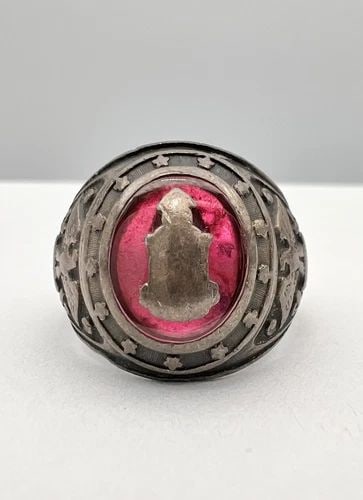 ANTIQUE ARMY NAVY MARINES WW2 U.S. MILITARY STERLING SILVER EAGLES RING: ANTIQUE ARMY NAVY MARINES WW2 U.S. MILITARY STERLING SILVER EAGLES RING Antique Army Navy Marines WW2 U.S. Military Sterling Silver Eagles Ring Ring Size: 9 Metal: Sterling Silver Weight is 11.7 grams