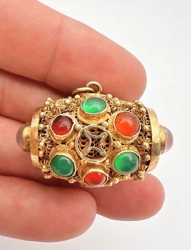 ANTIQUE CHINESE GILT SILVER CARNELIAN & MOONSTONE & JADE FILIGREE CHARM PENDANT (1 of 2)
