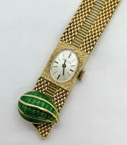 VINTAGE LECOULTRE 14K YELLOW GOLD GREEN ENAMEL CLASP BRACELET WATCH - 62.6 GRAMS: VINTAGE LECOULTRE 14K YELLOW GOLD GREEN ENAMEL CLASP BRACELET WATCH - 62.6 GRAMS Vintage LeCoultre 14K Yellow Gold Bracelet Watch Enamel Clasp Total Weight - 62.6 Grams Total Length - 11.5" Long Width