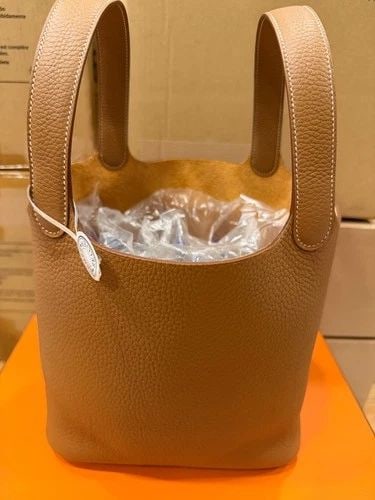 HERMES PICOTIN LOCK 22 MM GOLD TOTE BAG - H060991CK37 - BRAND NEW W/ RECEIPT: BRAND NEW Hermes Picotin Lock 22 MM Gold Silver Hardware Tote Bag Reference - H060991CK37 -Brand New With Original Proof of Purchase / Receipt Original Box Included Purchase Date - May 2026 1000% Auth