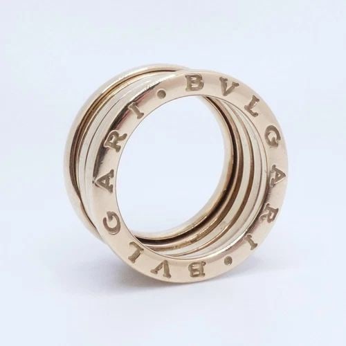 BVLGARI 18K YELLOW GOLD B.ZERO1 BAND WIDE RING - SIZE 6 WITH BOX: BVLGARI 18K YELLOW GOLD B.ZERO1 BAND WIDE RING - SIZE 6 WITH BOX Bvlgari 18K Yellow Gold B.Zero1 Four Band Wide Ring Ring Size - 6 (52 EU) Band Width - 11.9mm Total Weight - 11 Grams (7.1 dwt) Est. Re