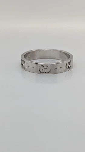 AUTHENTIC GUCCI 18K WHITE GOLD ICON BAND RING - SIZE 8: AUTHENTIC GUCCI 18K WHITE GOLD ICON BAND RING - SIZE 8 Authentic Gucci 18K White Gold Icon Ring Ring Size - 8 Width - 4mm Total Weight - 4.3 Grams Professionally Polished & Looks Brand New