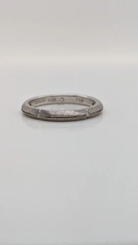 2002 TIFFANY & CO. STREAMERICA 18K WHITE GOLD DIAMOND BAND RING - SIZE 5.5 BOX: 2002 Tiffany & Co. 18K White Gold Diamond Band Ring Ring Size - 5.5 Width - 2.5mm Total Weight - 2.8 Grams Excellent Condition & Well Kept Box Included