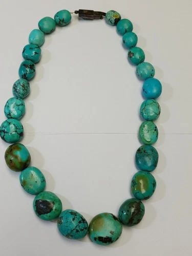KH STERLING SILVER CLASP TURQUOISE BEADED GRADUATED STATEMENT NECKLACE 23": KH STERLING SILVER CLASP TURQUOISE BEADED GRADUATED STATEMENT NECKLACE 23" Native American Sterling Silver Turquoise Nugget Necklace Graduate Turquoise Necklace Length - 23" Total Weight - 195.9 Grams