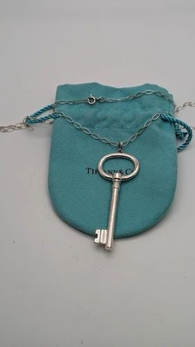 TIFFANY & CO. STERLING SILVER LARGE KEY PENDANT CHAIN NECKLACE - 2.5": Tiffany & Co. Sterling Silver Large Key Pendant Chain Necklace Pendant Height - 2.5" Long Chain Length - 18" Long Excellent Condition & Very Well Kept Pouch NOT Included