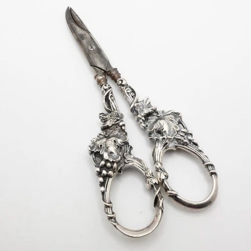 STERLING SILVER GRAPE VINE HANDLE SCISSORS - 6.25" MONOGRAM (1 of 2)