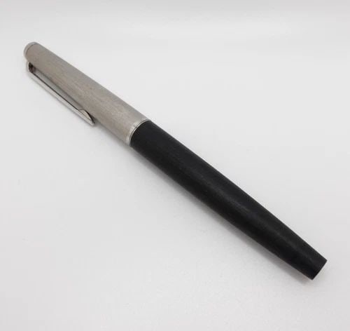 MONTBLANC SILVER TRIM FOUNTAIN PEN WITH 14K WHITE GOLD NIP (1 of 2)