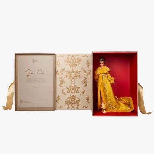 BARBIE SIGNATURE GUO PEI BARBIE DOLL WEARING GOLDEN-YELLOW GOWN - BRAND NEW (1 of 2)
