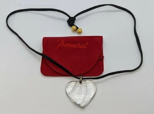 BACCARAT CRYSTAL HEART PENDANT ADJUSTABLE NECKLACE WITH POUCH (1 of 2)