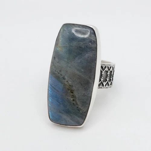 JAY KING DTR STERLING SILVER LABRADORITE GEMSTONE HEART BAND RING - SIZE 10: JAY KING DTR STERLING SILVER LABRADORITE GEMSTONE HEART BAND RING - SIZE 10 Jay King Desert Rose Trading Company Signed DTR Sterling Silver Labradorite Gemstone Heart Band Ring Size - 10 Band Width - 