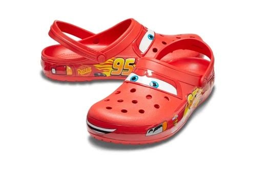 CROCS X DISNEY PIXAR CARS LIGHTNING MCQUEEN RED CLASSIC CLOGS - 7 MEN BRAND NEW (1 of 2)
