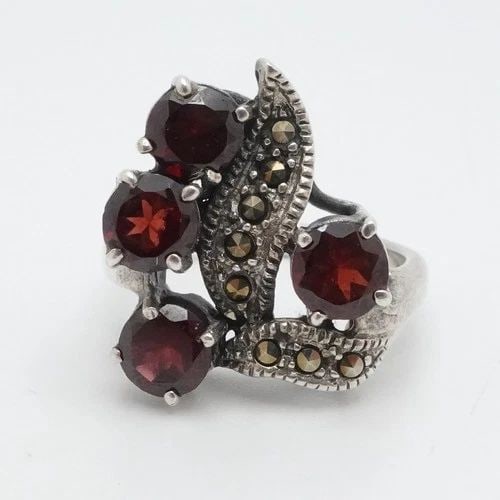 STERLING SILVER ROUND GARNET & MARCASITE GEMSTONE LEAF RING SIZE 10.25 (1 of 2)