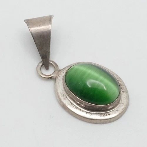 TAXCO STERLING SILVER OVAL CHRYSOBERYL CAT EYE PENDANT (1 of 2)