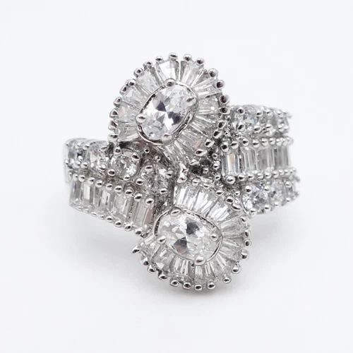 STERLING SILVER OVAL & BAGUETTE CLEAR CUBIC ZIRCONIA CLUSTER RING - SIZE 7.25 (1 of 2)
