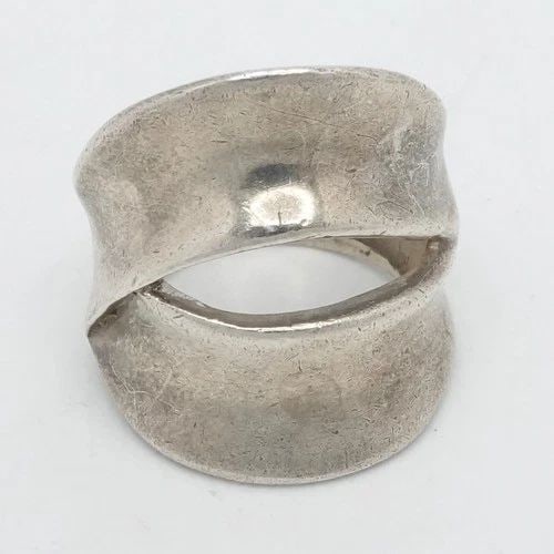STERLING SILVER WRAP MODERNIST WIDE BAND RING SIZE 6.5: STERLING SILVER WRAP MODERNIST WIDE BAND RING SIZE 6.5 Sterling Silver Wrap Modernist Wide Band Ring Size - 6.5 Band Width - 5.5mm Height - 24mm Total Weight - 11.4 Grams