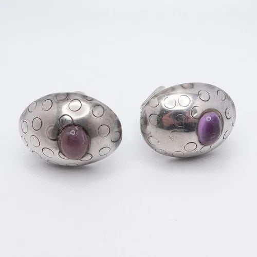 OP SILVER 950 AMETHYST GEMSTONE OVAL DOME CLIP ON EARRINGS 1": OP SILVER 950 AMETHYST GEMSTONE OVAL DOME CLIP ON EARRINGS 1" Vintage OP Silver 950 Amethyst Gemstone Oval Dome Clip On Earrings Height - 1" Length - 0.80" Width - 0.35" Total Weight - 20.3 Grams