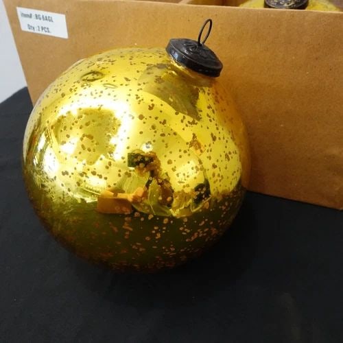 SERENE SPACE LIVING 2 PCS ANTIQUE GOLD MERCURY GLASS BALL LARGE ORNAMENT - 7.5" (1 of 2)