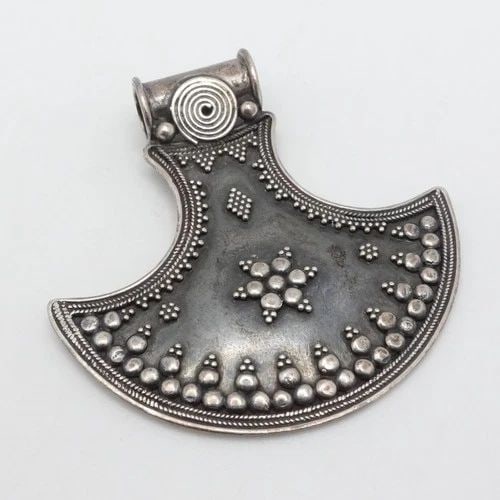 STERLING SILVER SHIELD BEADED PENDANT 2" (1 of 2)