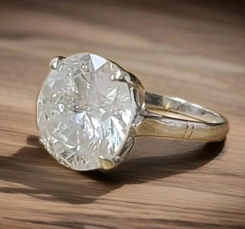 14K WHITE GOLD VINTAGE FILIGREE ENGAGEMENT RING 9.75CT.NATURAL ROUND DIAMOND CUT: 14K WHITE GOLD VINTAGE FILIGREE ENGAGEMENT RING 9.75CT.NATURAL ROUND DIAMOND CUT This stunning vintage Art Deco engagement ring is crafted in solid 14K white gold with intricate filigree detailing, sh