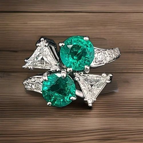 PLATINUM VINTAGE 3.70CT.NATURAL GREEN ROUND EMERALD DIAMOND STATEMENT RING: PLATINUM VINTAGE 3.70CT. NATURAL GREEN ROUND EMERALD DIAMOND TOI ET MOI RING Gorgeous Vintage Diamond & Emerald in Platinum toi et moi ring center two round natural green emerald weight 2.45ct SIZE 7m