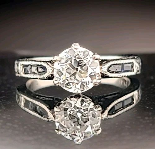 1.10CT PLATINUM VINTAGE ENGAGEMENT RING NATURAL ROUND DIAMOND CIRC 1920'S: 1.10CT PLATINUM VINTAGE ENGAGEMENT RING NATURAL ROUND DIAMOND CIRC 1920'S Gorgeous Vintage Round Diamond Platinum Engagement ring circ 1920's center round euro cut natural diamond weight 1.10ct. Size 