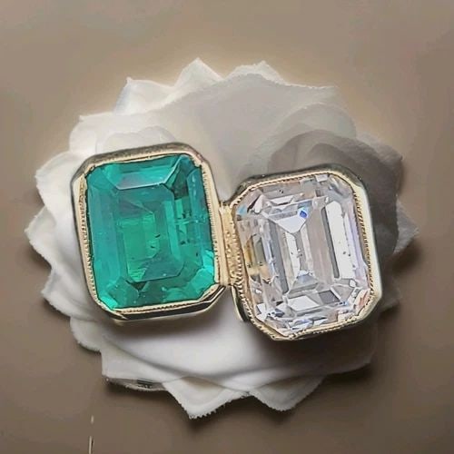 VINTAGE 18K YELLOW GOLD ENGAGEMENT BEZEL RING 6.75CT. LAB GROWN GREEN EMERALD (1 of 2)
