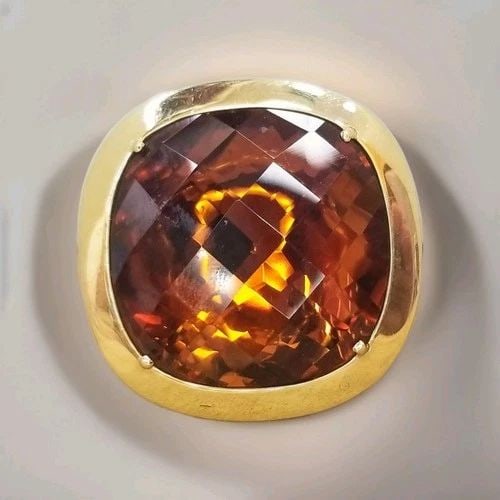 18K YELLOW GOLD STATEMENT RING 32.40CT CUSHION CUT CITRINE GEMSTONE RING: 18K YELLOW GOLD RING 32.40CT. GEM CUSHION CITRINE GORGEOUS Italian design crafted in 18k YELLOW GOLD ring cushion gem citrine Center CITRINE weight 32.40ct. size 25x25mm very nice color ,nice luster, 